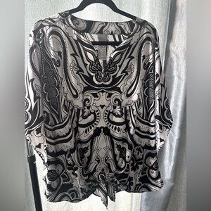 Chico’s black and white flowy front tie blouse size XL (Chico’s size 2)